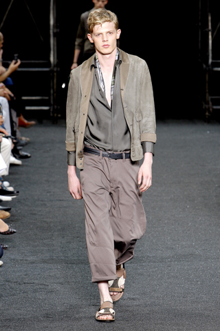 Louis Vuitton / - 2010